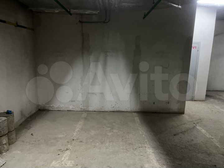 Машиноместо, 10 м²