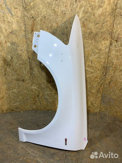 Крыло переднее левое Audi A6 C6 седан 2.8 CCE