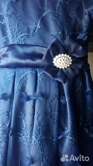Нарядное платье для девочки новое 34-36