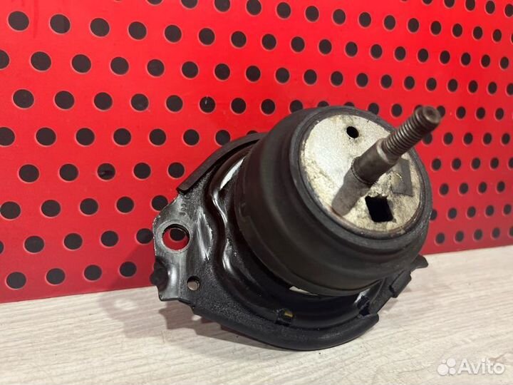 Подушка крепления двигателя Jeep Grand Cherokee