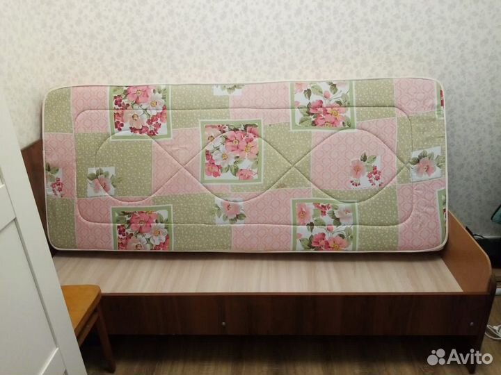 Кровать бу 80*190