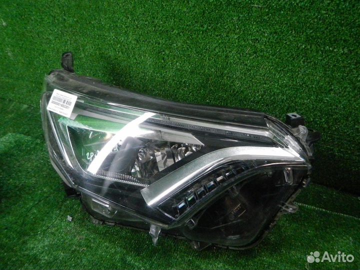 Фара правая Toyota RAV4