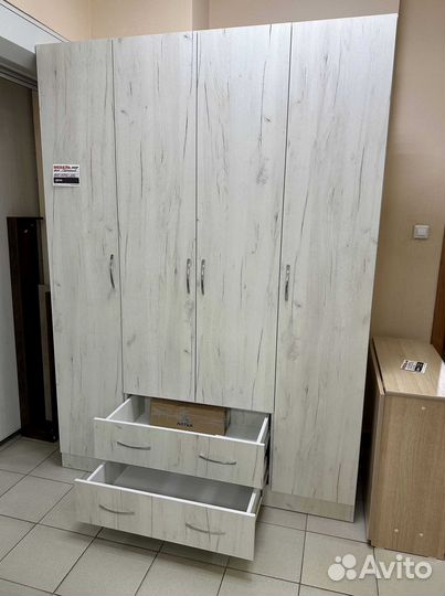 Шкаф распашной