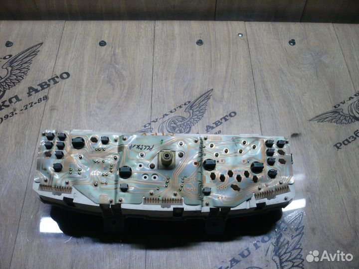 Панель приборов (щиток) Mazda MPV