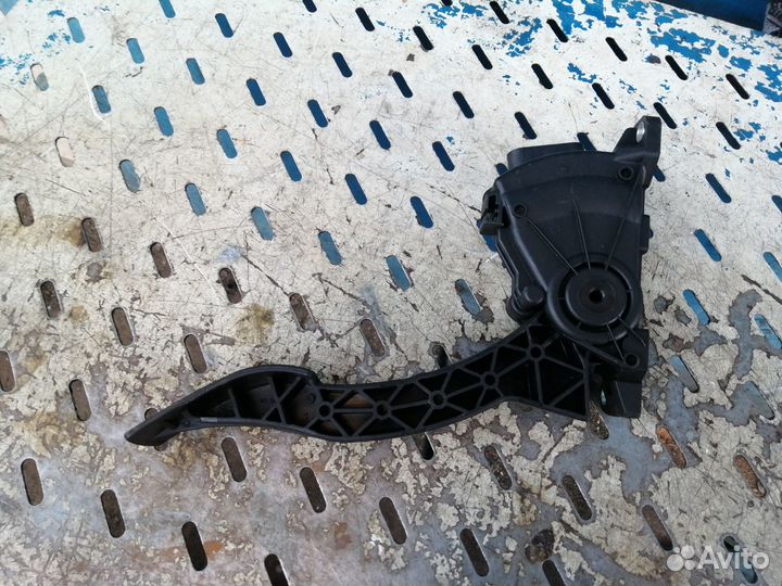 Педаль газа Ford Fusion Fiesta