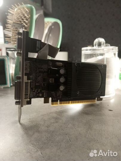 Видеокарта GT 520