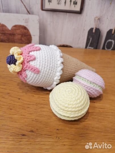 Вязаные сладости. Подарок для малышки