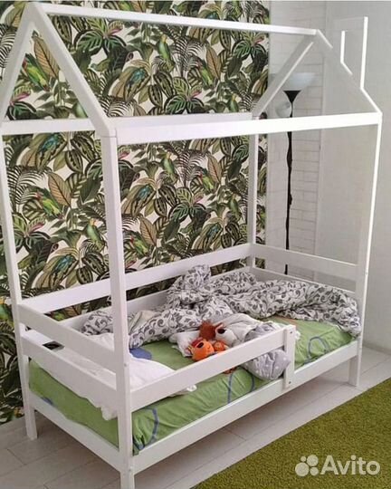 Детская кровать домик