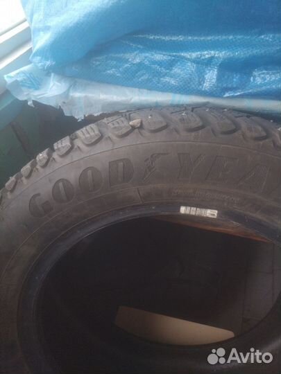 Goodyear UltraGrip 225/55 R16