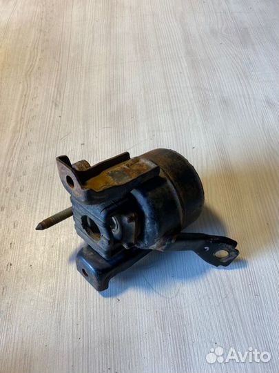 Подушка двигателя правая Toyota Rav 4
