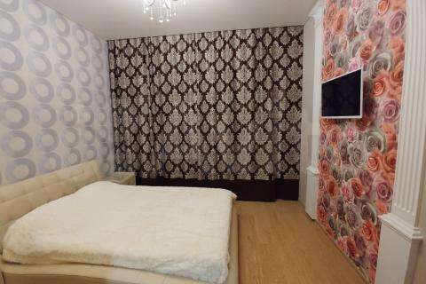 2-к. квартира, 55 м², 1/6 эт.