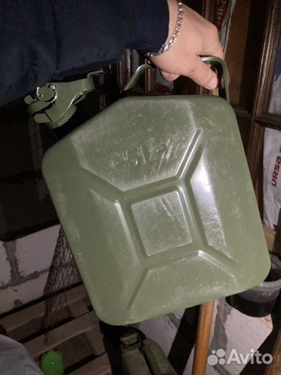 Канистра под бензин 5л