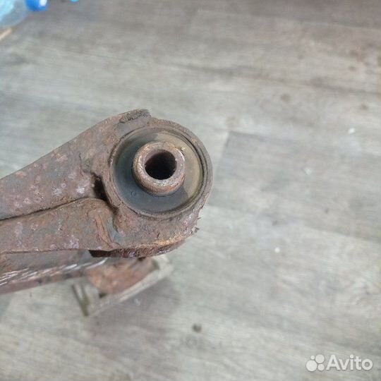 Рычаги передние Land Rover Freelander