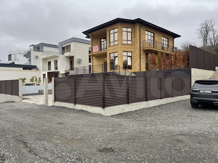 Дом 365 м² на участке 6,7 сот.