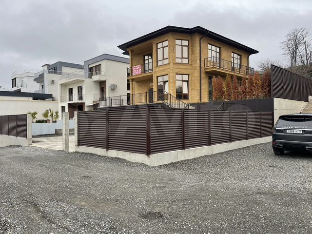 Дом 365 м² на участке 6,7 сот.