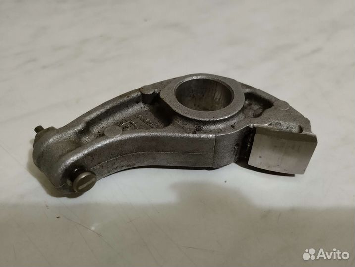 Ось рокеров, коромысел, Логан