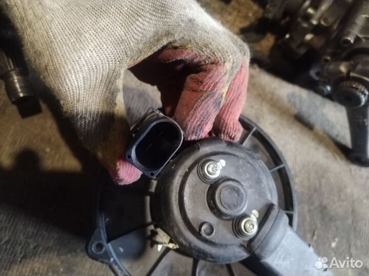 Мотор печки ауди а6с5/Audi A6c5