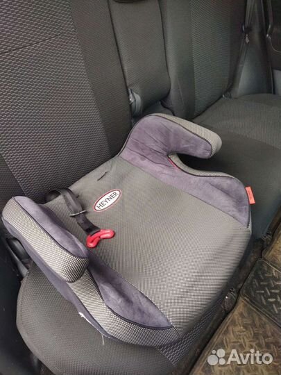 Автокресло бустер от 15 кг до 36 Heyner SafeUp