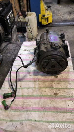 Компрессор кондиционера Audi 100c4 4A0260805C