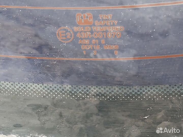 Стекло заднее Mercedes-Benz W202