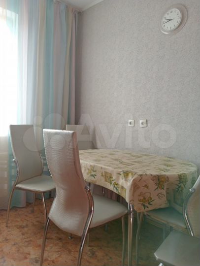 2-к. квартира, 57 м², 9/17 эт.