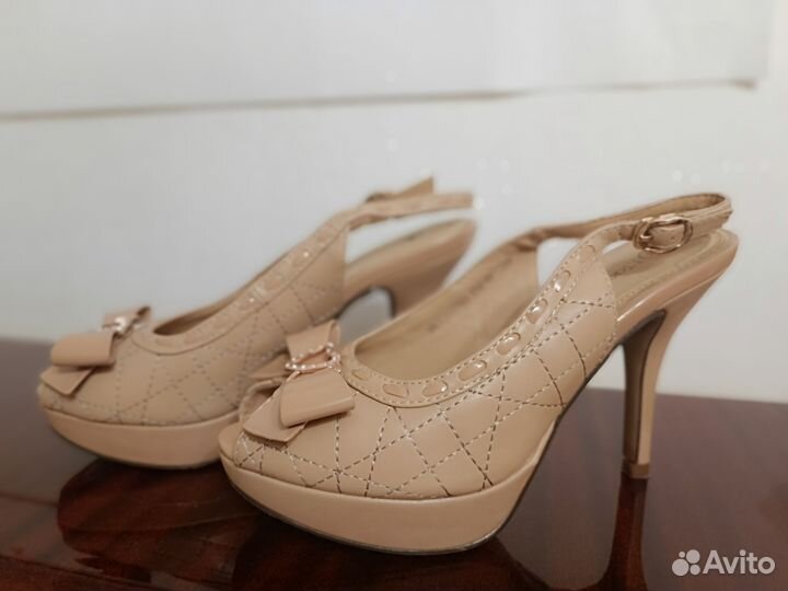 Туфли босоножки бежевые летние taccardi