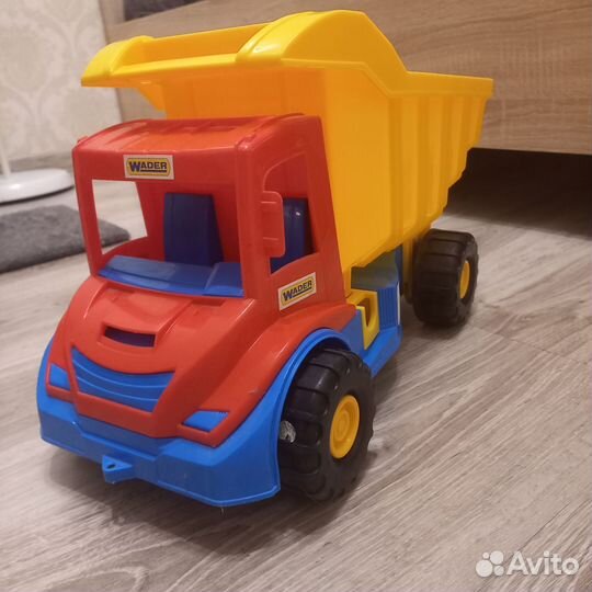 Игрушка грузовик