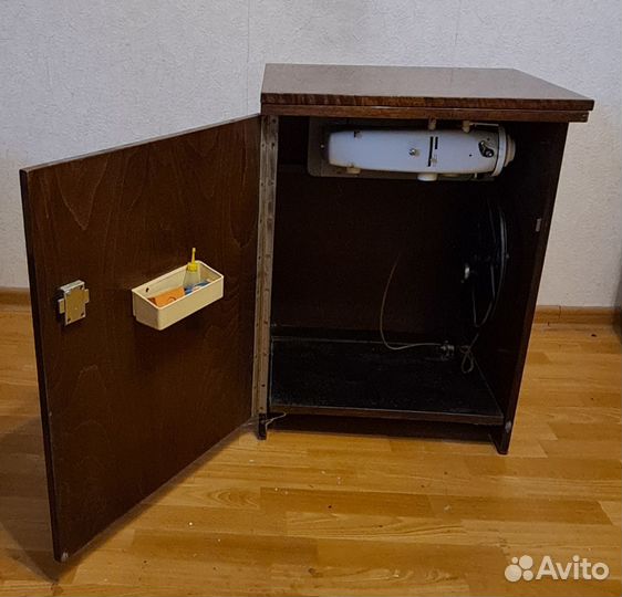 Ножная швейная машинка Verltas