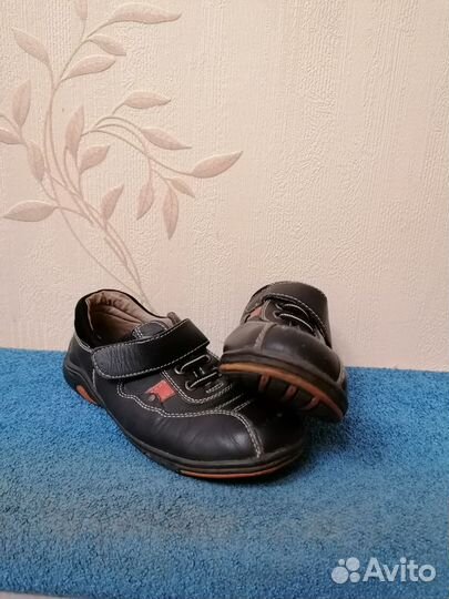 Кроссовки детские размер 32 очень прочные