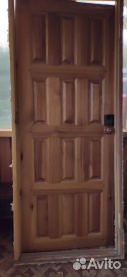 Дверь входная деревянная с коробкой