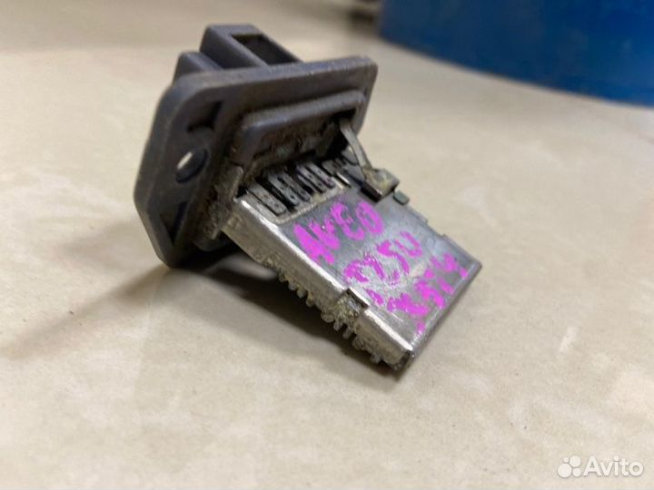 Резистор печки Chevrolet Aveo T255 B12D1 2009