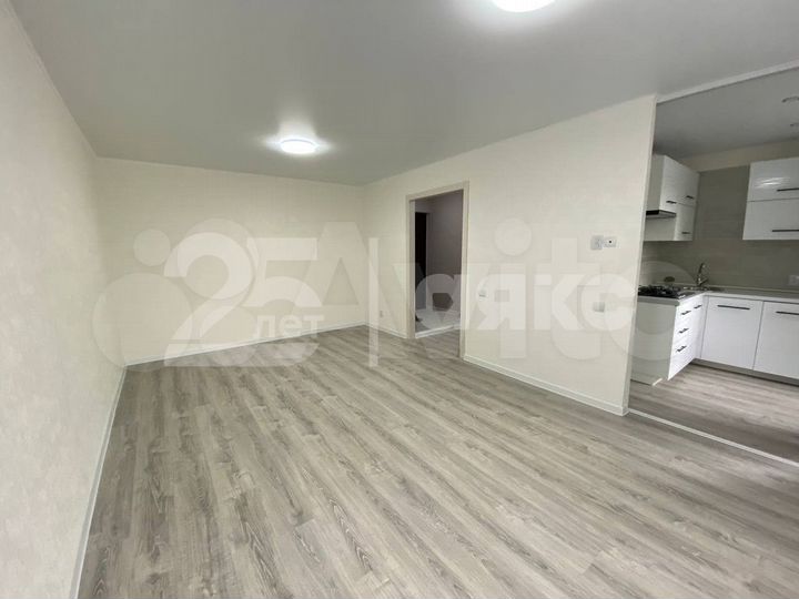 3-к. квартира, 60 м², 2/5 эт.