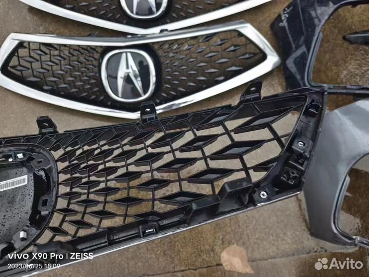 Решётка радиатора Acura RDX III