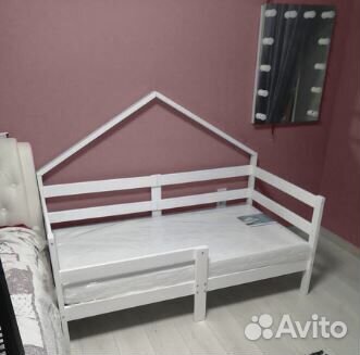 Кроватка для малыша высокий борт из массива Терем