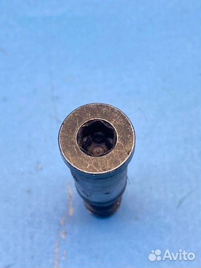 Болт левый Bmw K1200Gt 2003