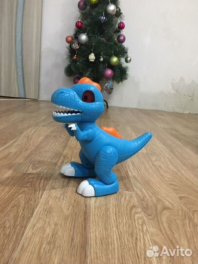 Динозавр Dino,дым,свет,звук