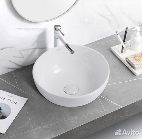 Раковина белая накладная
