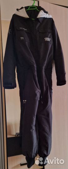 Горнолыжный комбинезон