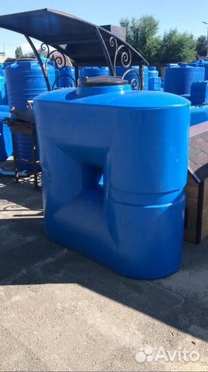 Емкость пластиковая горизонтальная H2000 У литров