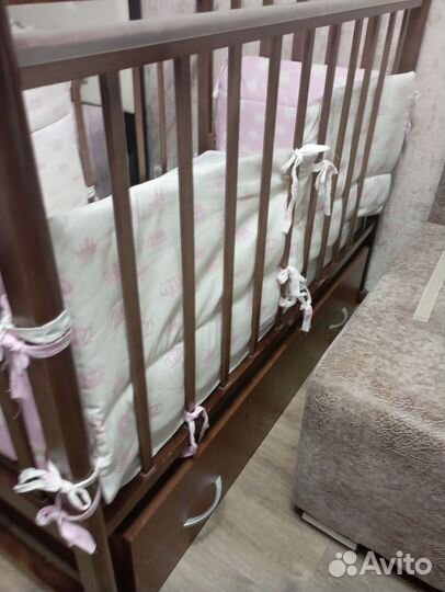 Детская кроватка с маятником и ящиком + матрас