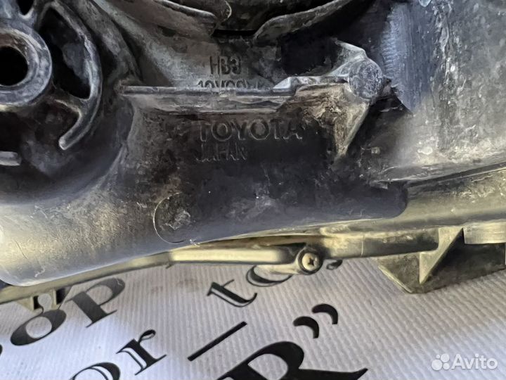 Фара правая Toyota Camry V55 ксенон (оригинал)