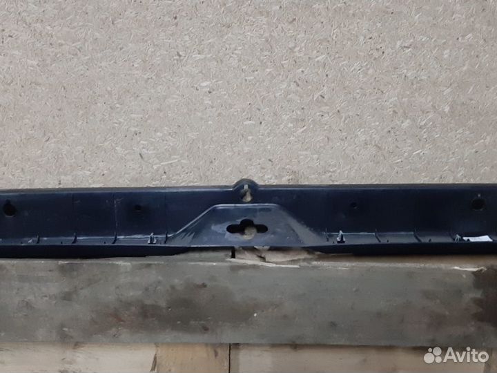 Внутренняя отделка багажного отсека центральная H