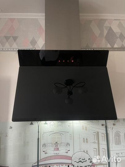 Вытяжка наклонная