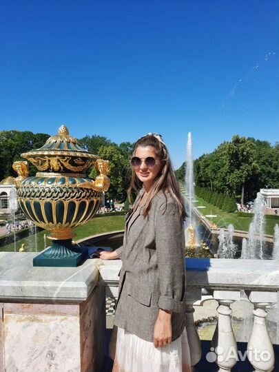 Гид экскурсовод по Петергофу