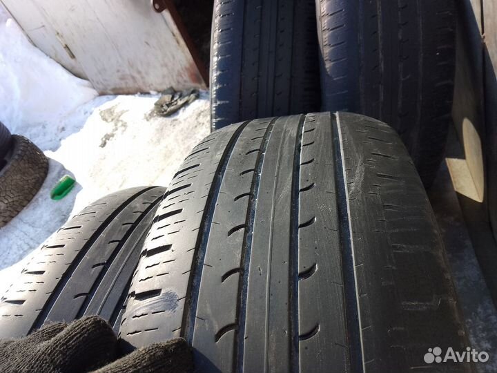 Goodyear EfficientGrip SUV 4x4 225/60 R18