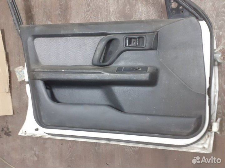 Дверь передняя левая Mazda Familia BJ3P B3