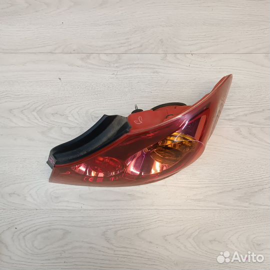 Фонарь задний правый Infiniti G37 V36 2010