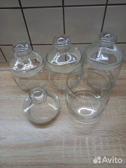 Банки стеклянные с крышками средние бу