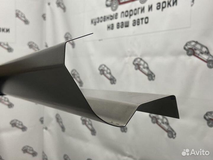 Toyota Corolla 150 пороги + усилители правый