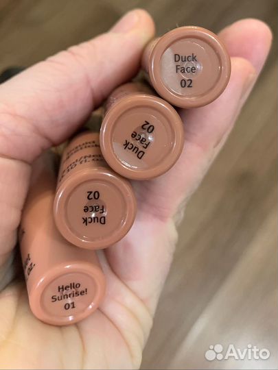 Помады Ессенс